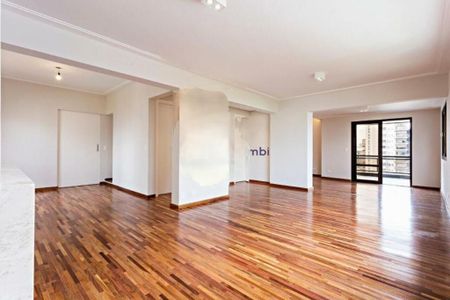 Apartamento à venda com 210m², 3 quartos e 3 vagas