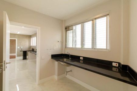 Apartamento à venda com 212m², 4 quartos e 3 vagas