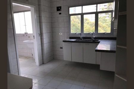 Apartamento para alugar com 246m², 2 quartos e 4 vagas