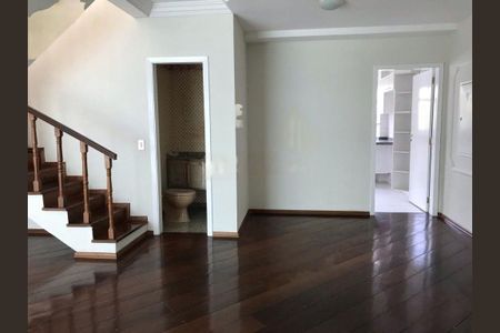 Apartamento para alugar com 246m², 2 quartos e 4 vagas