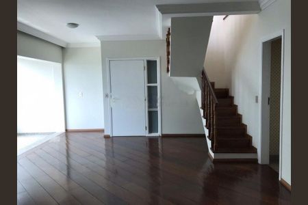 Apartamento para alugar com 246m², 2 quartos e 4 vagas