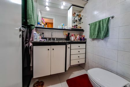Apartamento à venda com 69m², 2 quartos e 2 vagas Apartamento à venda com 69m², 2 quartos e 2 vagasBanheiro Suíte