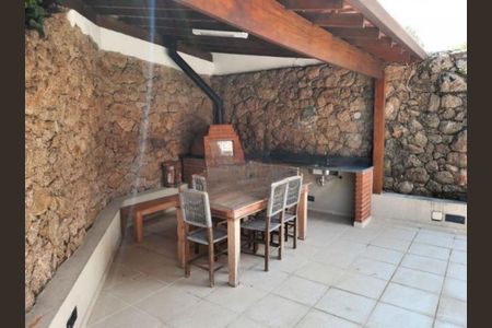 Casa à venda com 350m², 4 quartos e 4 vagas