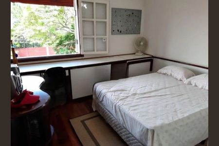 Casa à venda com 350m², 4 quartos e 4 vagas