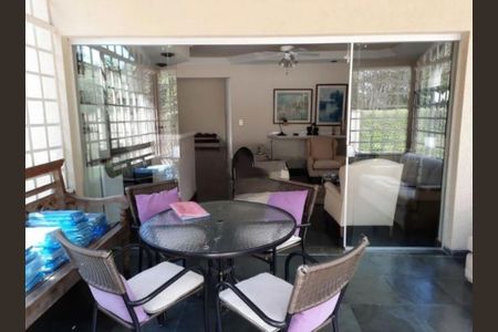 Casa à venda com 350m², 4 quartos e 4 vagas