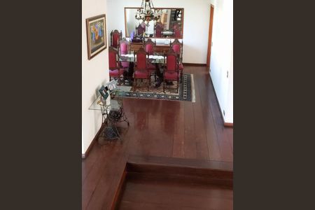 Casa à venda com 375m², 4 quartos e 5 vagas