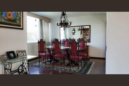 Casa à venda com 375m², 4 quartos e 5 vagas