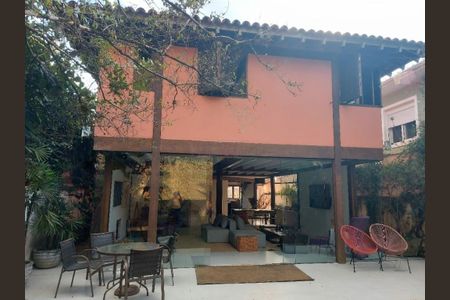 Casa à venda com 292m², 3 quartos e 4 vagas