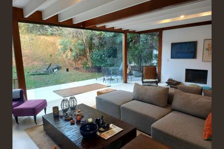 Casa à venda com 292m², 3 quartos e 4 vagas