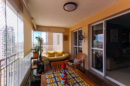 Apartamento à venda com 126m², 3 quartos e 2 vagasVaranda