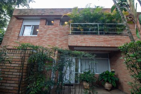 Casa à venda com 509m², 5 quartos e 5 vagas Casa à venda com 509m², 5 quartos e 5 vagasFachada Interna