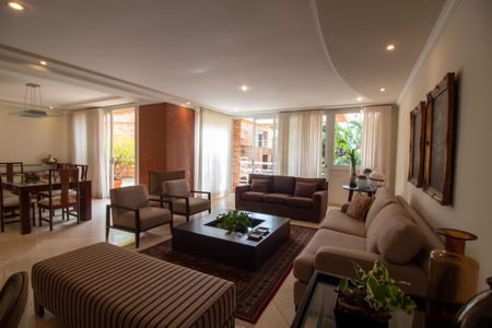 Casa à venda com 509m², 5 quartos e 5 vagas Casa à venda com 509m², 5 quartos e 5 vagasSala 2