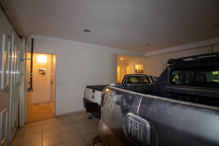 Casa à venda com 509m², 5 quartos e 5 vagas Casa à venda com 509m², 5 quartos e 5 vagasGaragem