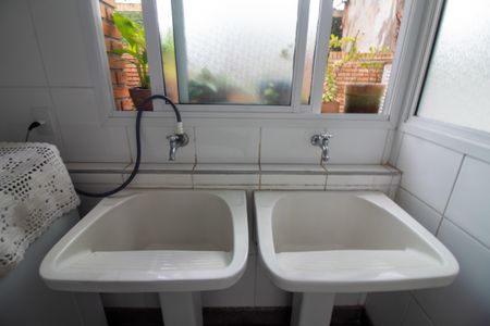 Casa à venda com 509m², 5 quartos e 5 vagas Casa à venda com 509m², 5 quartos e 5 vagasÁrea de Serviço