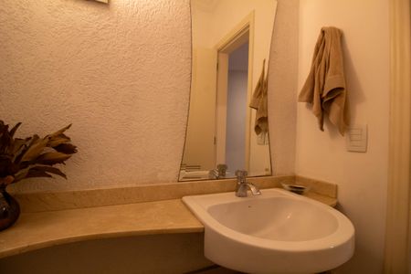 Casa à venda com 509m², 5 quartos e 5 vagas Casa à venda com 509m², 5 quartos e 5 vagasLavabo 2