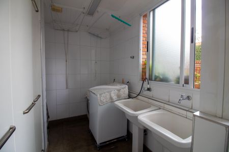 Casa à venda com 509m², 5 quartos e 5 vagas Casa à venda com 509m², 5 quartos e 5 vagasÁrea de Serviço