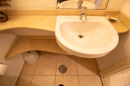 Casa à venda com 509m², 5 quartos e 5 vagas Casa à venda com 509m², 5 quartos e 5 vagasLavabo 2