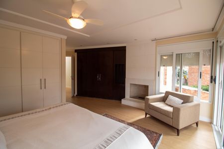 Casa à venda com 509m², 5 quartos e 5 vagas Casa à venda com 509m², 5 quartos e 5 vagasSuíte 5