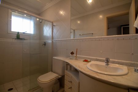 Casa à venda com 509m², 5 quartos e 5 vagas Casa à venda com 509m², 5 quartos e 5 vagasBanheiro da Suíte 3