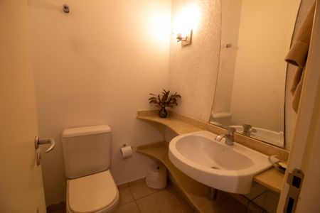 Casa à venda com 509m², 5 quartos e 5 vagas Casa à venda com 509m², 5 quartos e 5 vagasLavabo 2