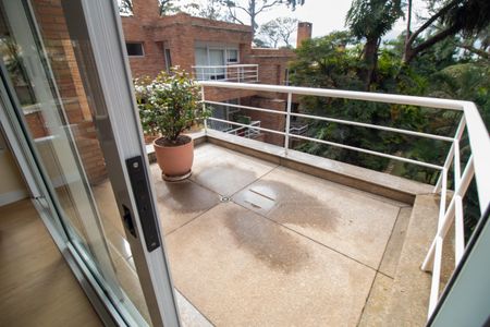 Casa à venda com 509m², 5 quartos e 5 vagas Casa à venda com 509m², 5 quartos e 5 vagasSuíte 5 - Varanda