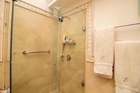 Casa à venda com 509m², 5 quartos e 5 vagas Casa à venda com 509m², 5 quartos e 5 vagasBanheiro da Suíte 5