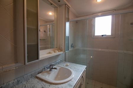 Casa à venda com 509m², 5 quartos e 5 vagas Casa à venda com 509m², 5 quartos e 5 vagasBanheiro da Suíte 4