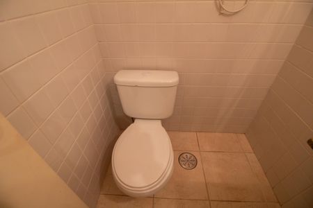 Casa à venda com 509m², 5 quartos e 5 vagas Casa à venda com 509m², 5 quartos e 5 vagasBanheiro de Serviço