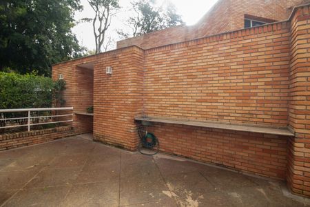 Casa à venda com 509m², 5 quartos e 5 vagas Casa à venda com 509m², 5 quartos e 5 vagasChurrasqueira