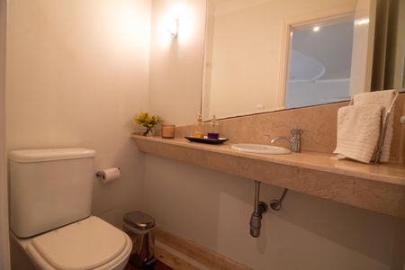 Casa à venda com 509m², 5 quartos e 5 vagas Casa à venda com 509m², 5 quartos e 5 vagasLavabo 1