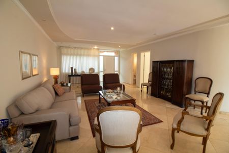 Casa à venda com 509m², 5 quartos e 5 vagas Casa à venda com 509m², 5 quartos e 5 vagasSala 1