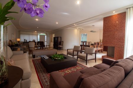 Casa à venda com 509m², 5 quartos e 5 vagas Casa à venda com 509m², 5 quartos e 5 vagasSala 2