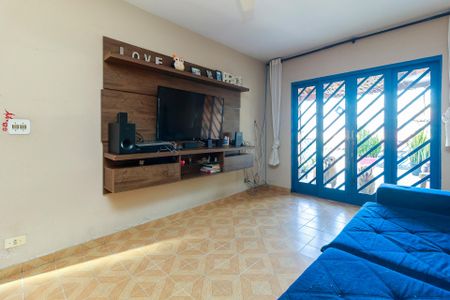 Casa à venda com 190m², 3 quartos e 4 vagasSala