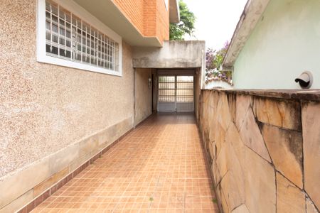 Casa à venda com 180m², 3 quartos e 2 vagasCorredor