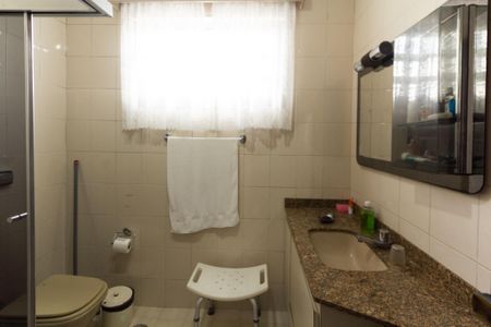 Casa à venda com 180m², 3 quartos e 2 vagasBanheiro