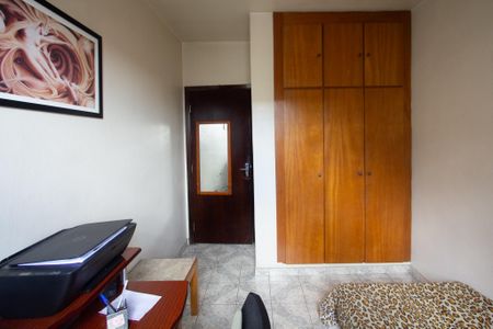 Casa à venda com 180m², 3 quartos e 2 vagasQuarto 3