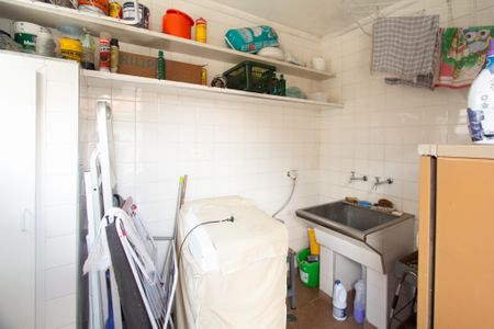 Casa à venda com 180m², 3 quartos e 2 vagasÁrea de Serviço