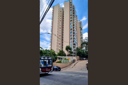 Apartamento à venda com 130m², 3 quartos e 2 vagas Apartamento à venda com 130m², 3 quartos e 2 vagasFachada
