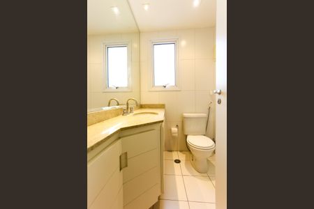 Apartamento à venda com 130m², 3 quartos e 2 vagas Apartamento à venda com 130m², 3 quartos e 2 vagasBanheiro da Suíte 1