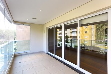 Apartamento à venda com 130m², 3 quartos e 2 vagas Apartamento à venda com 130m², 3 quartos e 2 vagasVaranda da Sala