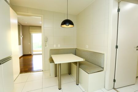 Apartamento à venda com 130m², 3 quartos e 2 vagas Apartamento à venda com 130m², 3 quartos e 2 vagasCozinha