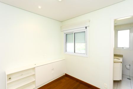 Apartamento à venda com 130m², 3 quartos e 2 vagas Apartamento à venda com 130m², 3 quartos e 2 vagasSuíte 1