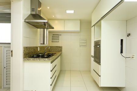 Apartamento à venda com 130m², 3 quartos e 2 vagas Apartamento à venda com 130m², 3 quartos e 2 vagasCozinha