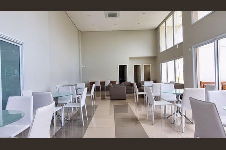 Apartamento à venda com 130m², 3 quartos e 2 vagas Apartamento à venda com 130m², 3 quartos e 2 vagasÁrea comum - Salão de festas