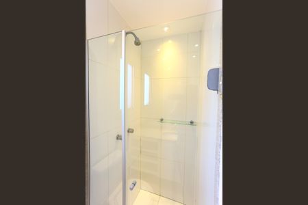 Apartamento à venda com 130m², 3 quartos e 2 vagas Apartamento à venda com 130m², 3 quartos e 2 vagasBanheiro da Suíte 1