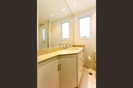 Apartamento à venda com 130m², 3 quartos e 2 vagas Apartamento à venda com 130m², 3 quartos e 2 vagasBanheiro da Suíte 1