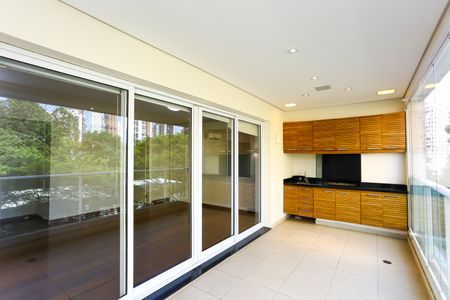 Apartamento à venda com 130m², 3 quartos e 2 vagas Apartamento à venda com 130m², 3 quartos e 2 vagasVaranda da Sala