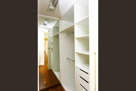 Apartamento à venda com 130m², 3 quartos e 2 vagas Apartamento à venda com 130m², 3 quartos e 2 vagasCloset da suíte 3