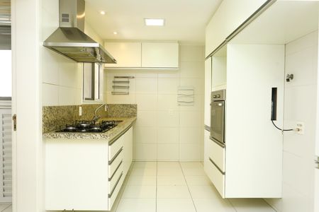 Apartamento à venda com 130m², 3 quartos e 2 vagas Apartamento à venda com 130m², 3 quartos e 2 vagasCozinha