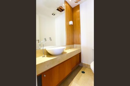 Apartamento à venda com 130m², 3 quartos e 2 vagas Apartamento à venda com 130m², 3 quartos e 2 vagasLavabo